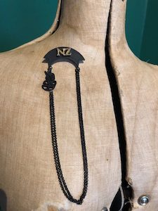 Products: Brooch - Tiki chain brooch - Blue Moon Rummage