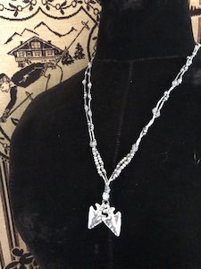 Products: Grey Strand with 2 arrowhead pendants - Blue Moon Rummage
