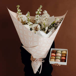 Wrap Bouquet + J'aime Les Macarons