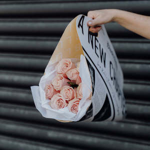 Rose Bouquet Carrier