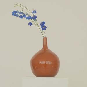 Valeria Vasi: Wave Vase Terracotta