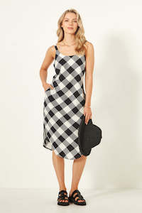 Dress: Lemon Tree - Maddie Dress // Gingham