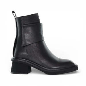 Footwear: Minx - Sasher Boot // Black