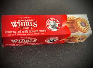 Biscuits: Bakers Strawberry Whirls Biscuits 200g
