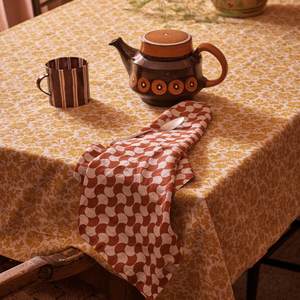 Tableware: Lucia Table Linen