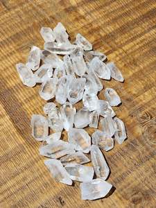 Rawa: Clear Quartz Point