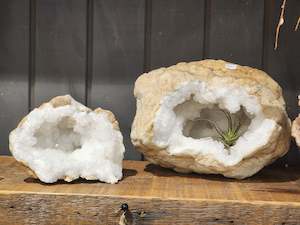 Crystals: Whole Quartz Geode