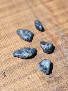 Tumbles: Emerald tumble