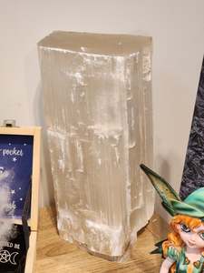 One Of A Kind Finds: 7.6kg Selenite