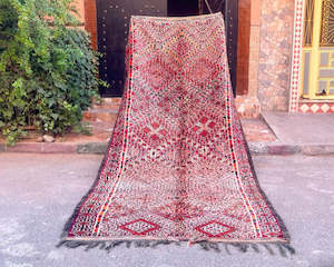 Moroccan Rugs: VINTAGE RUG RED velvet 380X 185 (0304)
