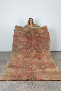 Vintage Rugs: Vintage Moroccan Boujaad Rug - Pinar