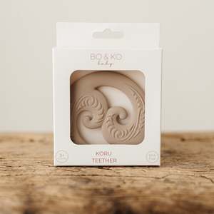 Products: Koru Teether | Latte