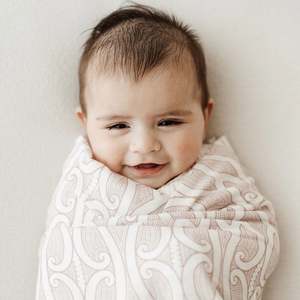 Pepi Wraps: Te Pātiki Pēpi Wrap | Mauve