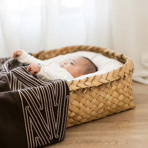 Products: Rerenga Pēpi Blanket | Parauri