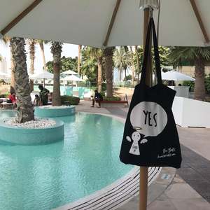 Bagsy: #Bagsy On Tour: Dubai - Cool, by the pool