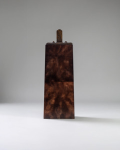 Louis Presentation Stand