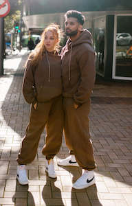 Second: LAST CHANCE Everybody · UNISEX Sweatpants chocolate