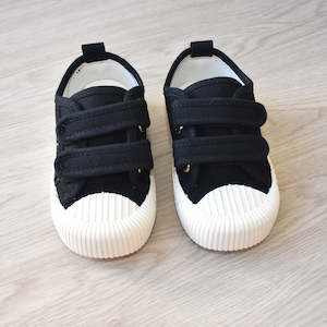 Accessories: Kids Shoes Black