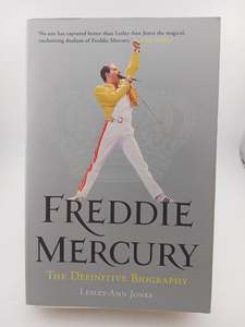Music Biography: Bohemian Rhapsody: The Definitive Biography of Freddie Mercury by Lesley-Ann Jones