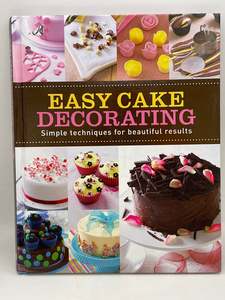 Easy Cake Decorating by Joanna Farrow
