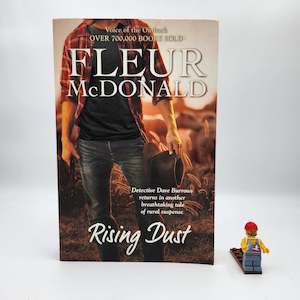 Rising Dust (Young Detective Dave Burrows) - Fleur McDonald