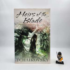 Science Fiction: Heirs of the Blade (Shadows of the Apt #7) - Adrian Tchaikovsky