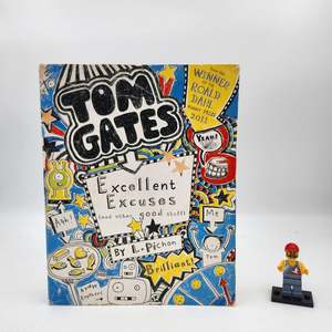 C Grade: Excellent Excuses [and Other Good Stuff] (Tom Gates #2) - Liz Pichon