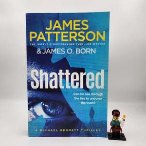 Action: Shattered (Michael Bennett #14)- James Patterson