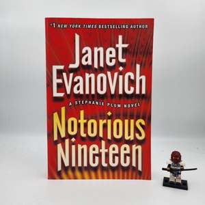 Notorious Nineteen (Stephanie Plum #19) - Janet Evanovich