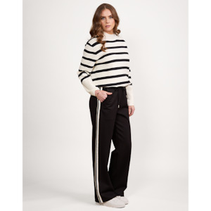 18: Wide Leg Pull On Pants Black