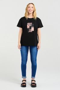 16: Livia T-Shirt Black