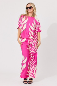 S: Alessa Print Top Floral Fuchsia