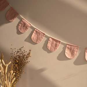 Linen Scallop bunting ® -Ballet