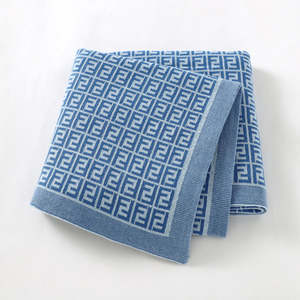 Our: Modern Luxe Knit Blanket – Style Meets Comfort
