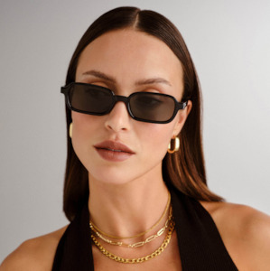 Eyewear: LE SPECS PILFERER - BLACK