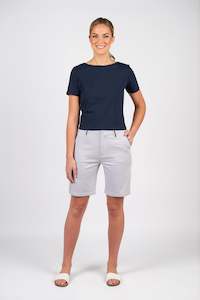 VASSSALLI SLIM LEG ABOVE KNEE SHORT WITH CONTRAST TRIM