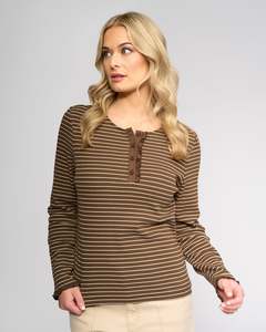 VASSALLI FIELD TOP RUFFLE TRIM