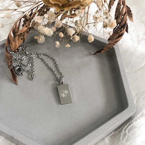 Christmas Build A Box: Etched Daisy Necklace -Gold or Silver