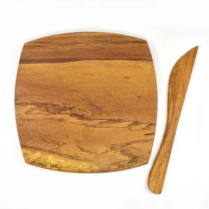 Home Gifts: Rimu cheeseboard and knife - small