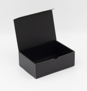Boxes: Hinged lid gift box 125