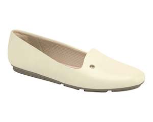 Piccadilly Ref: 122007-20 Moccassin Flat - Enjoy Elegant Comfort with Soft Off-W&hellip;