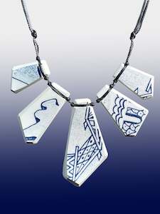 Crown Lynn: Crown Lynn Willow Pattern Ceramic Array Necklace