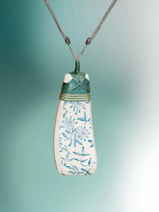 Ceramic Jewellery: Crown Lynn Blue Garland Ceramic Pendant