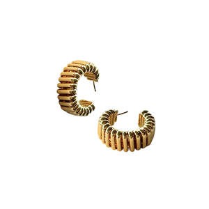 Lindi Kingi Design: Lindi Kingi - Belloro Hoops| Gold