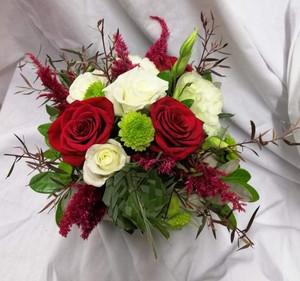Products: Exquisite Posy Box Arrangement Briar Rose Flowers