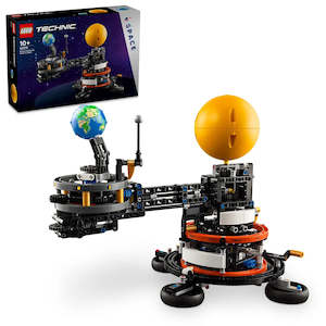 Lego Technic: LEGO Technic 42179 Planet Earth and Moon in Orbit