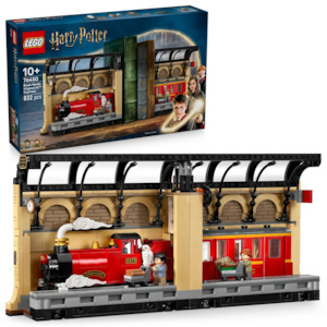 LEGO Harry Potter 76450 Book Nook: Hogwarts Express