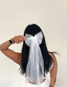 Products: Pearl Bow Veil