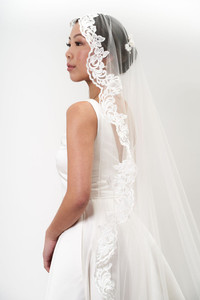 Products: Cathedral Mantilla Veil