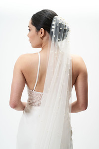 Products: Ombre Pearl Veil